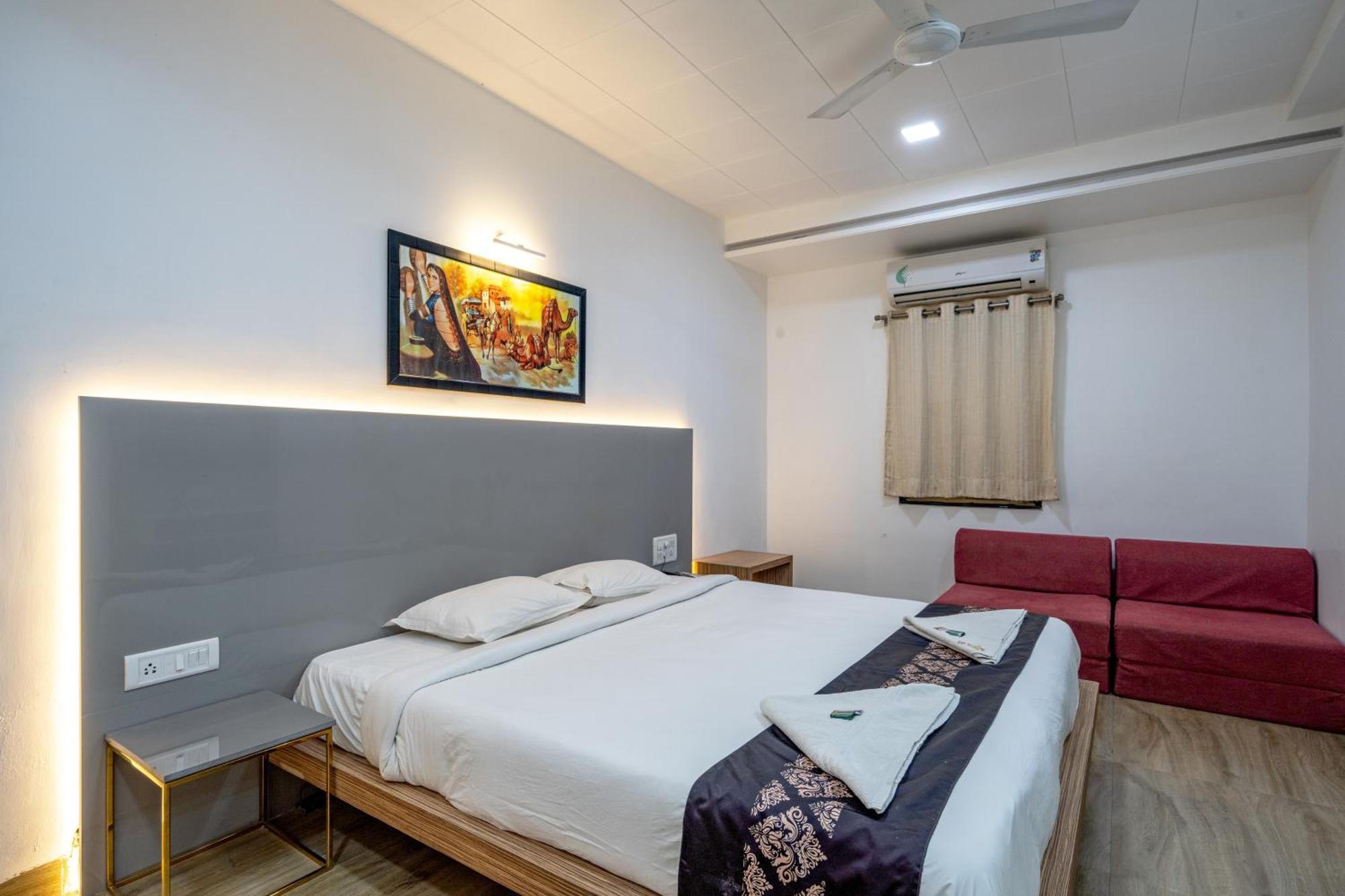 Hotel Darshan Executive Tuljapur المظهر الخارجي الصورة