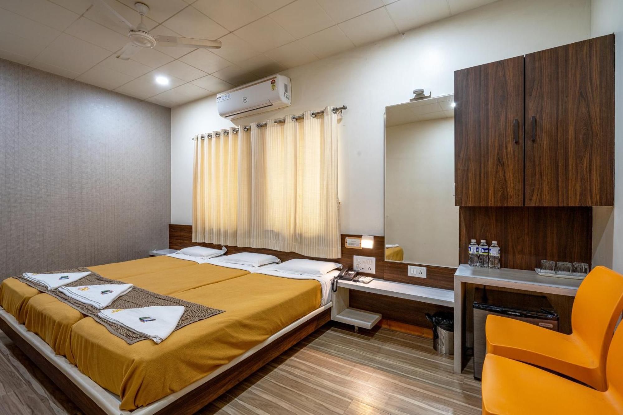 Hotel Darshan Executive Tuljapur المظهر الخارجي الصورة